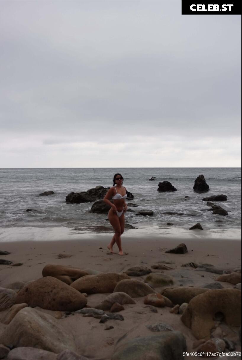 Julia Kelly Image 12548839