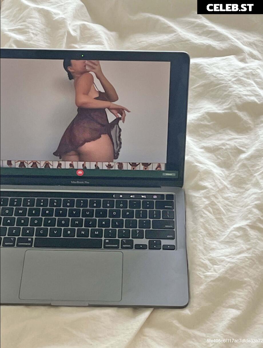 Julia Kelly Image 12548854