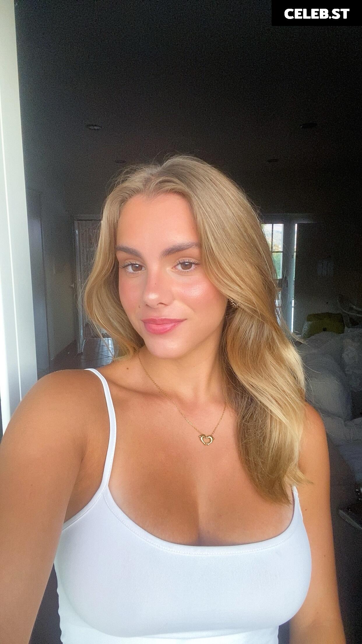 _.lara.sofia Image 12513373