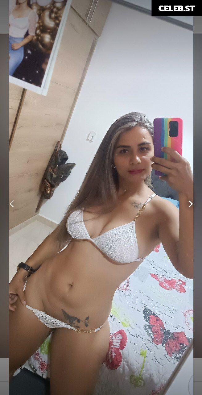 Alejita Rios / alejitarios27 Image 12528899