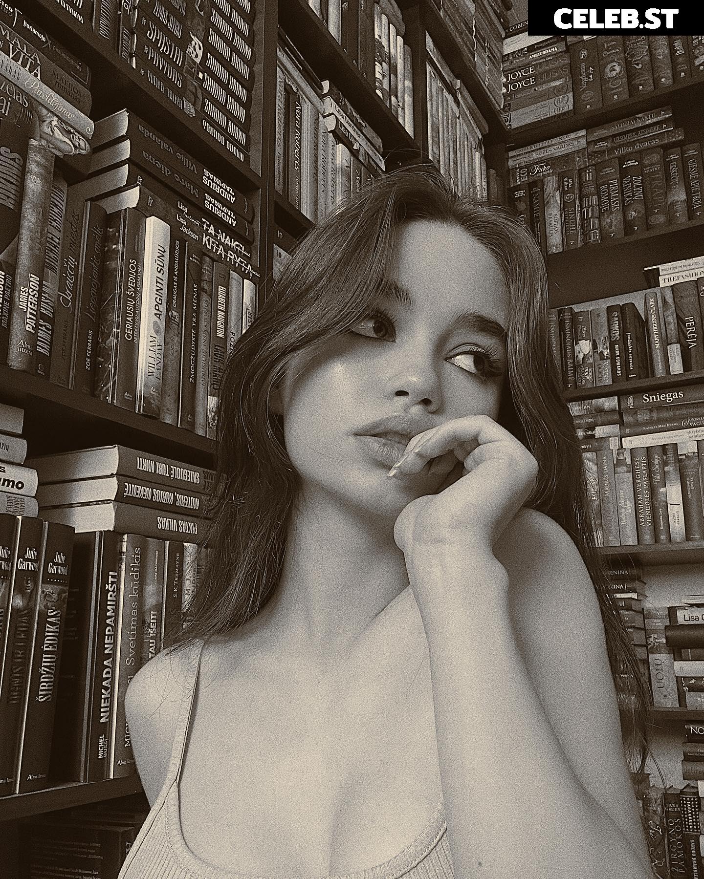 Sofia Chernasova / chernasova.sofia / soniachrn / Чернасова Софія Image 12520623