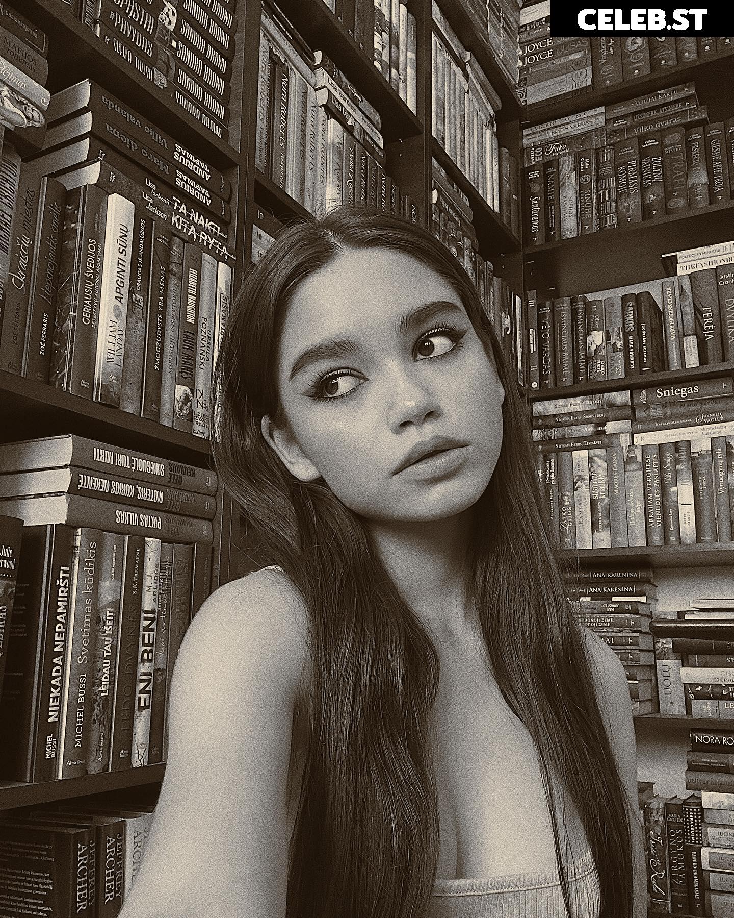 Sofia Chernasova / chernasova.sofia / soniachrn / Чернасова Софія Image 12520626