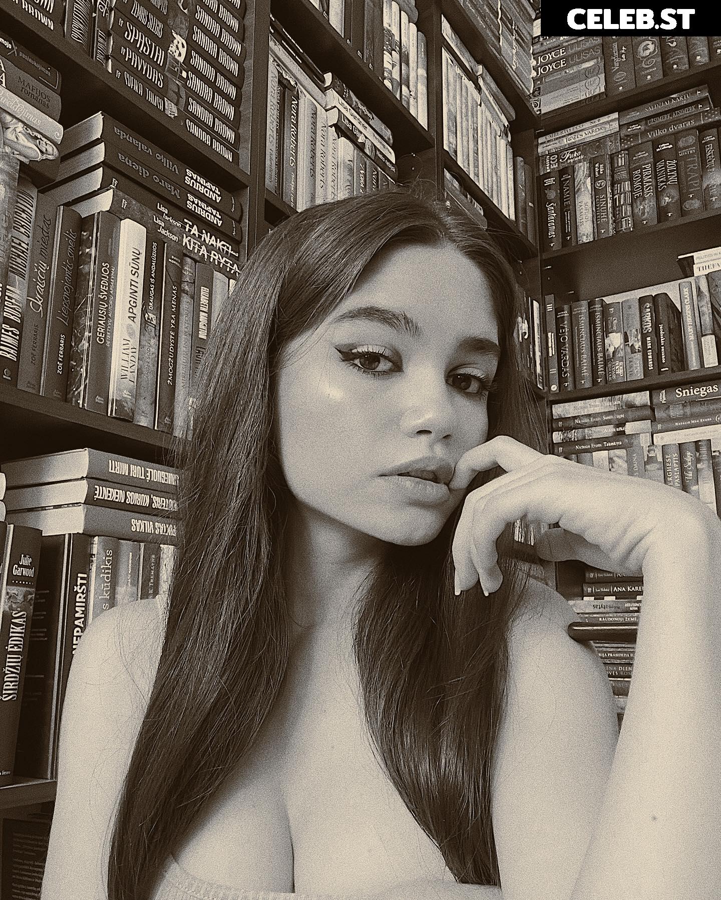 Sofia Chernasova / chernasova.sofia / soniachrn / Чернасова Софія Image 12520624