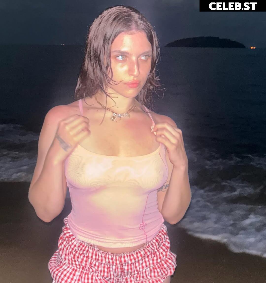 Mae Muller Image 12529016