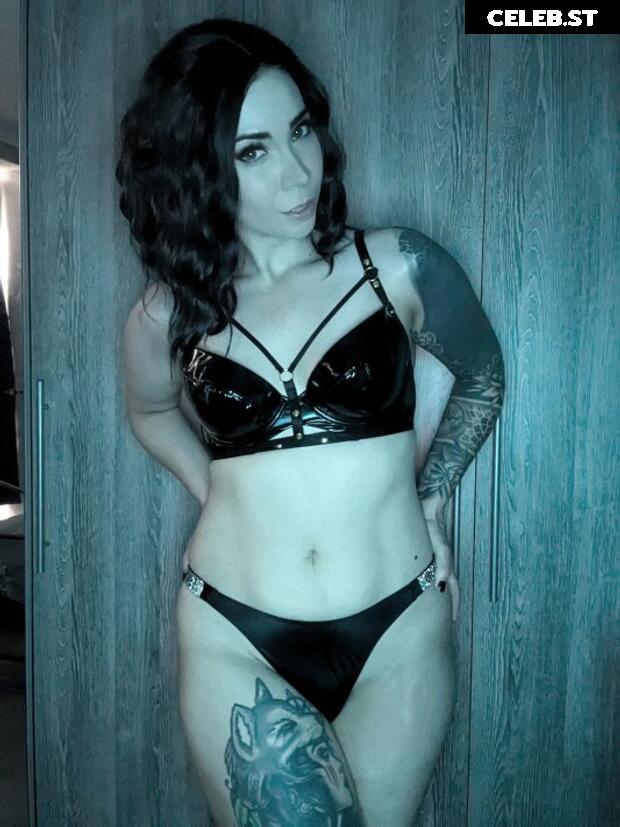 Chloe Drinkwater (Skarlett Riot Singer) Image 12504745