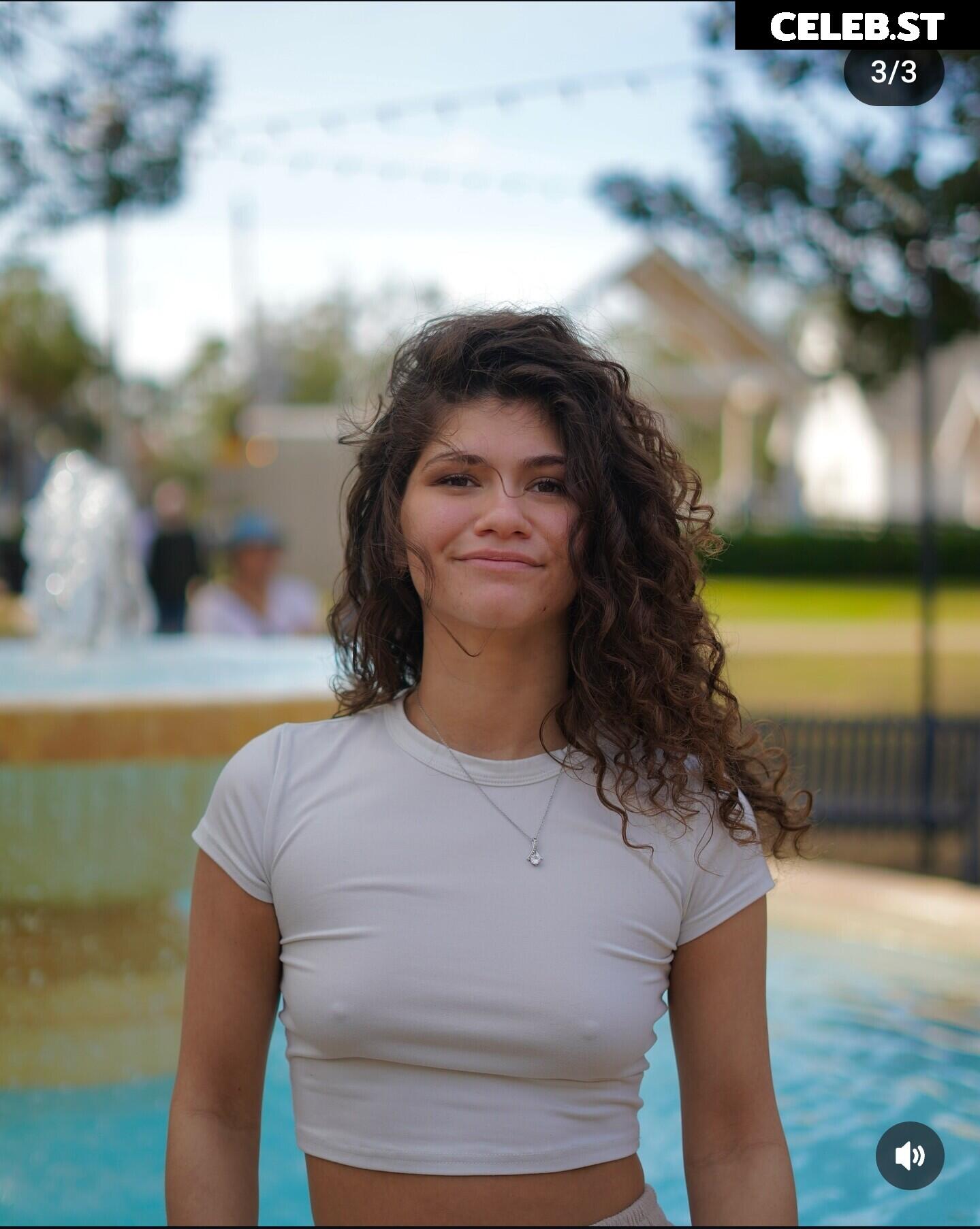 ciggybae / homeskilla_whitnit / Zendaya lookalike Image 12507278