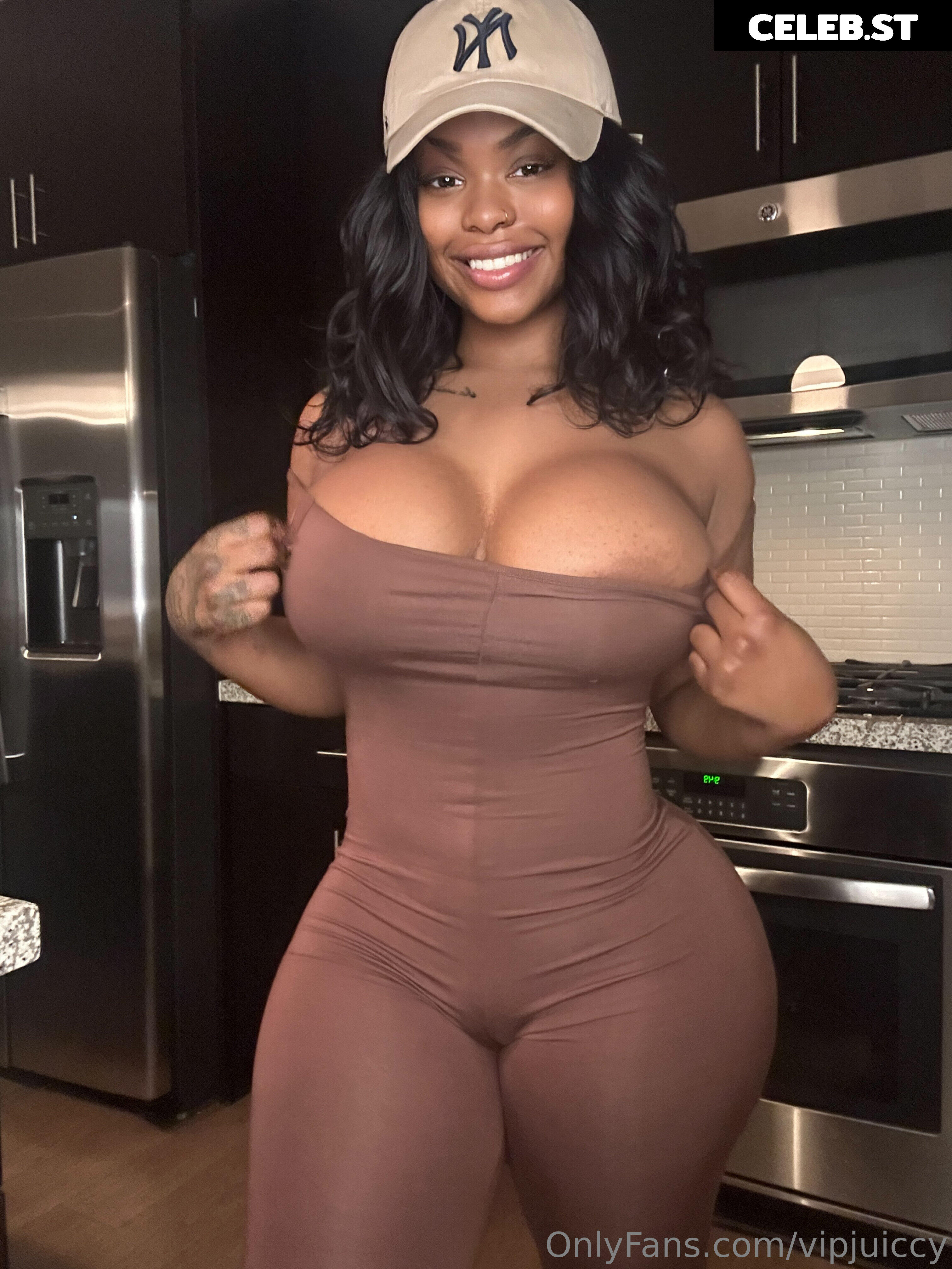 vipjuiccy- itssojuiccy (Alexis Brown) Image 12509401