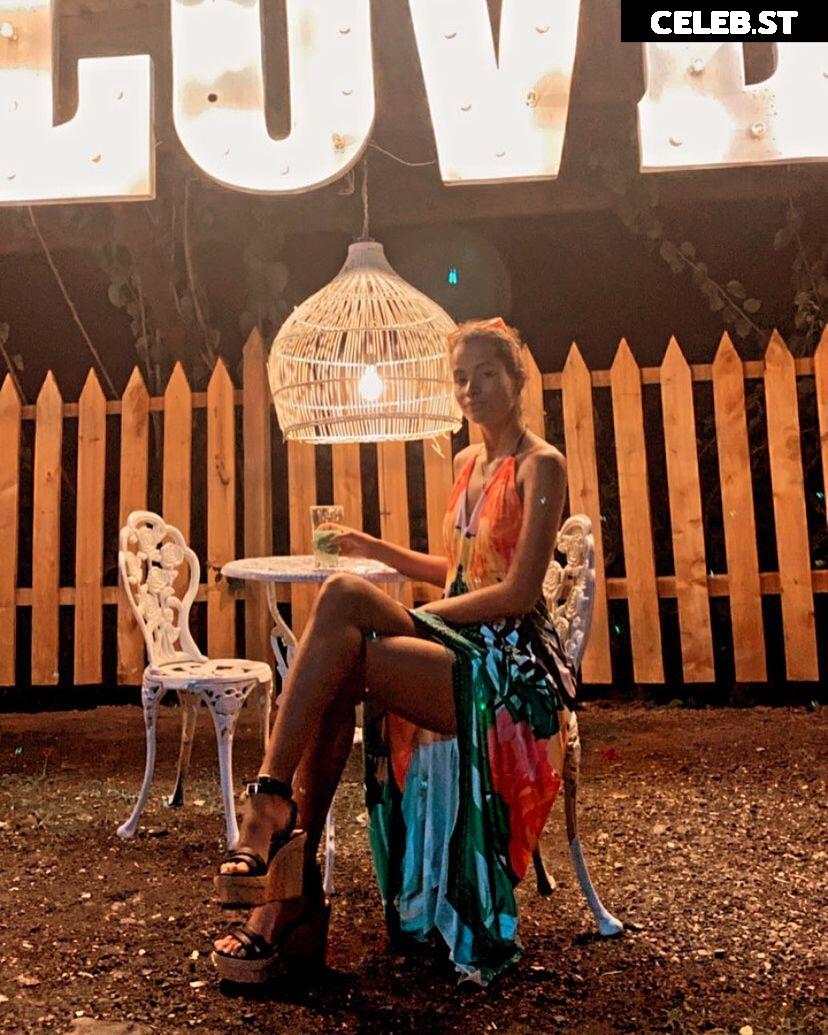 Mia Nix Image 12595867