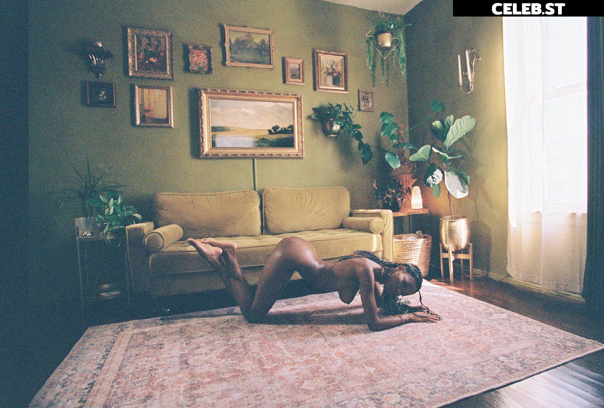 Luci Lane / luciislane / heregoesluci / theregoeslucii Image 12595291