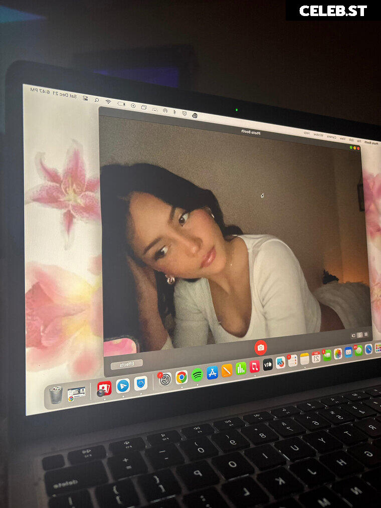 marysjaroensuk / il0v3m4ry Image 12595231