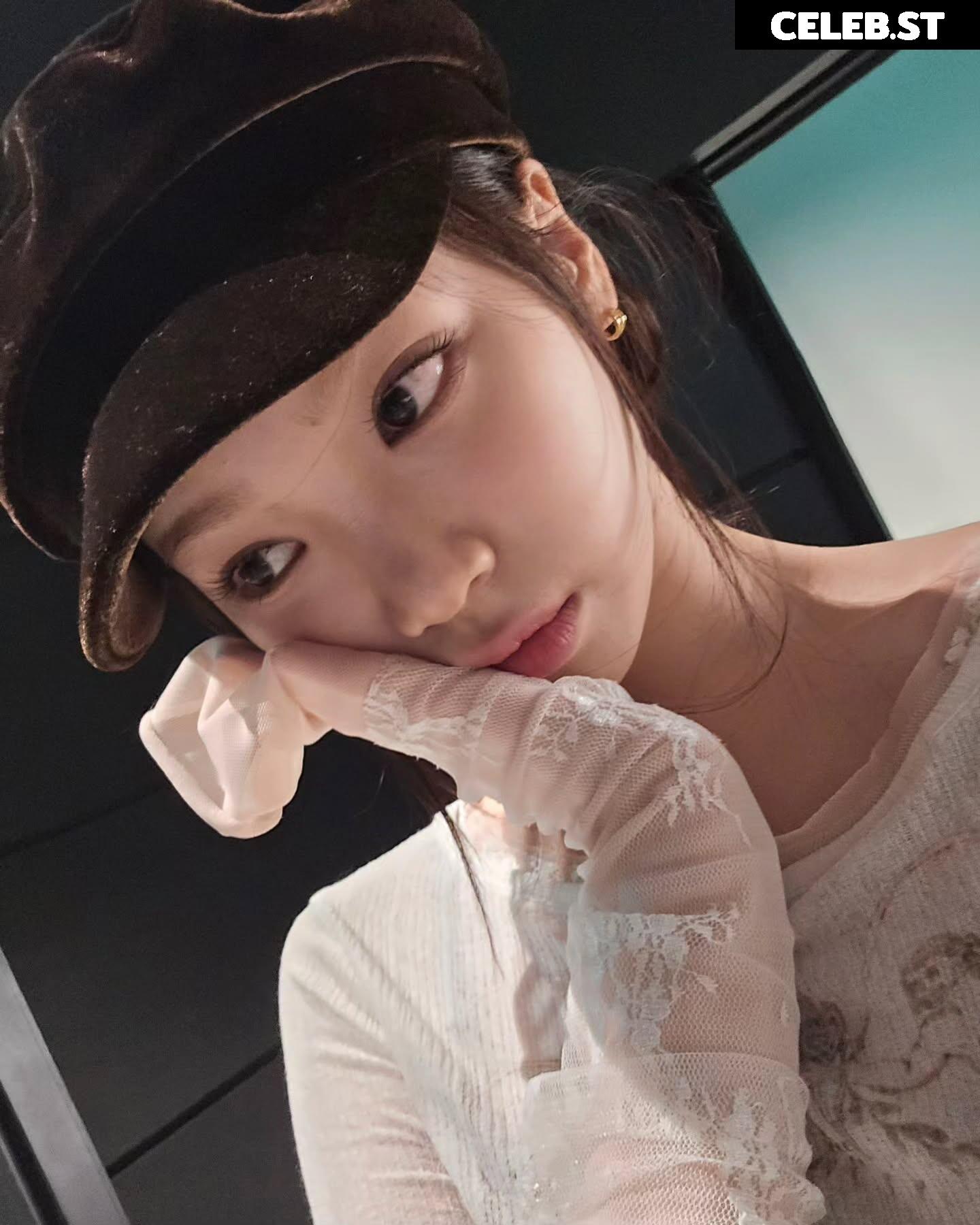 Kim Chaewon 김채원 [Le Sserafim] Image 12593617