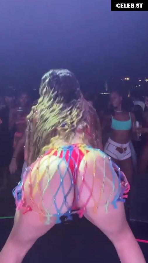 Mel Maia Image 12583709