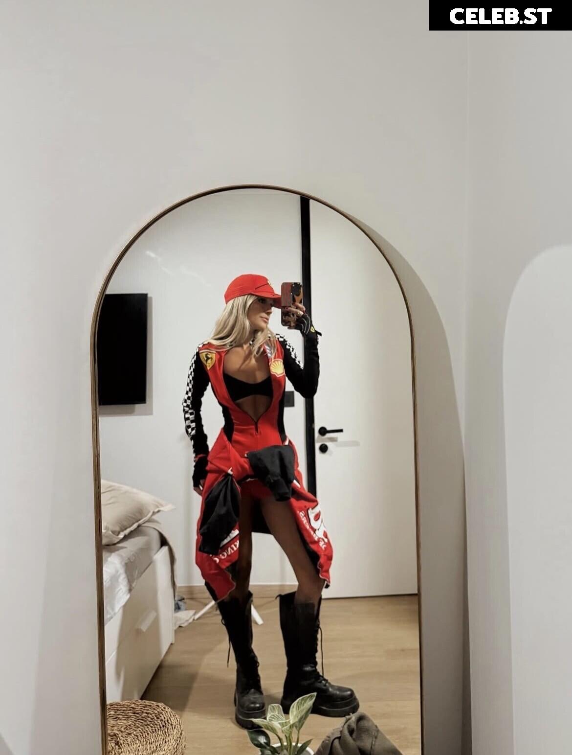 roperopaulaf | Paula Fernandez Image 12582277