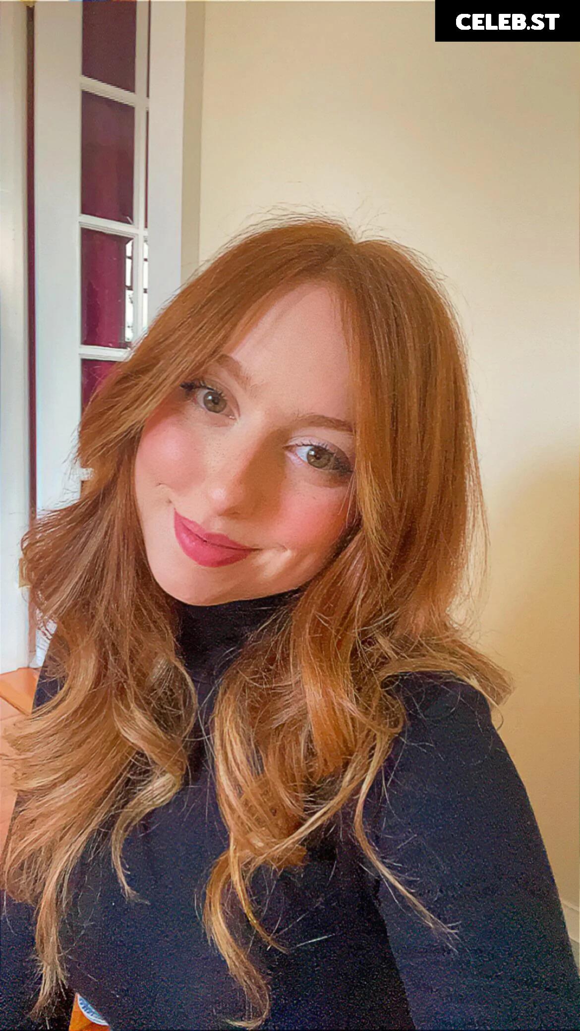 Rosie Fae / littleredrosie1 / ChanceUnlikely659 Image 12458043