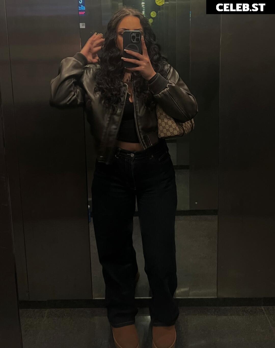 toni_rct / Antonia Image 12454975