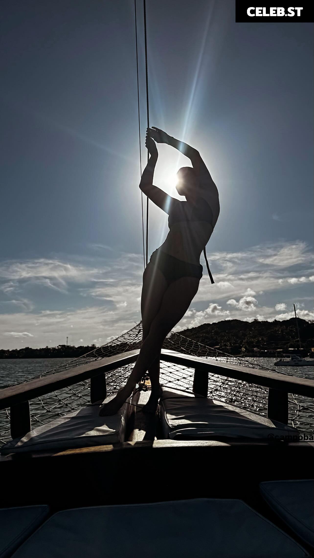 Fernanda Vasconcellos Image 12451018