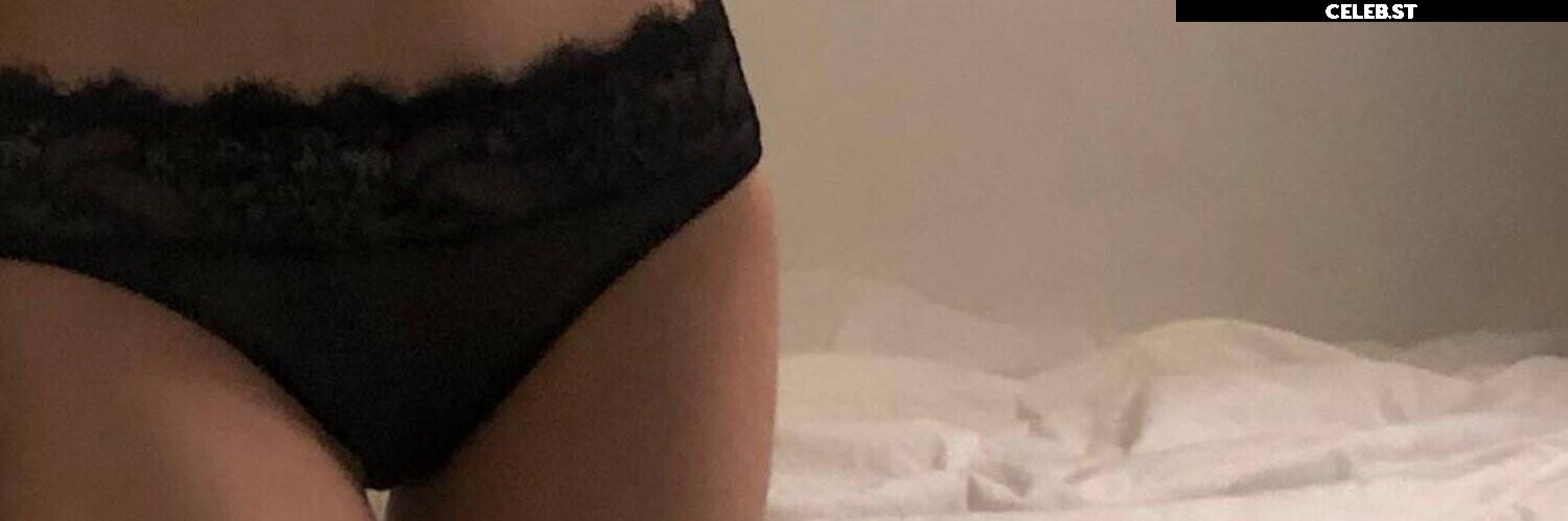 Asian Amateur Lesbian Image 12452274