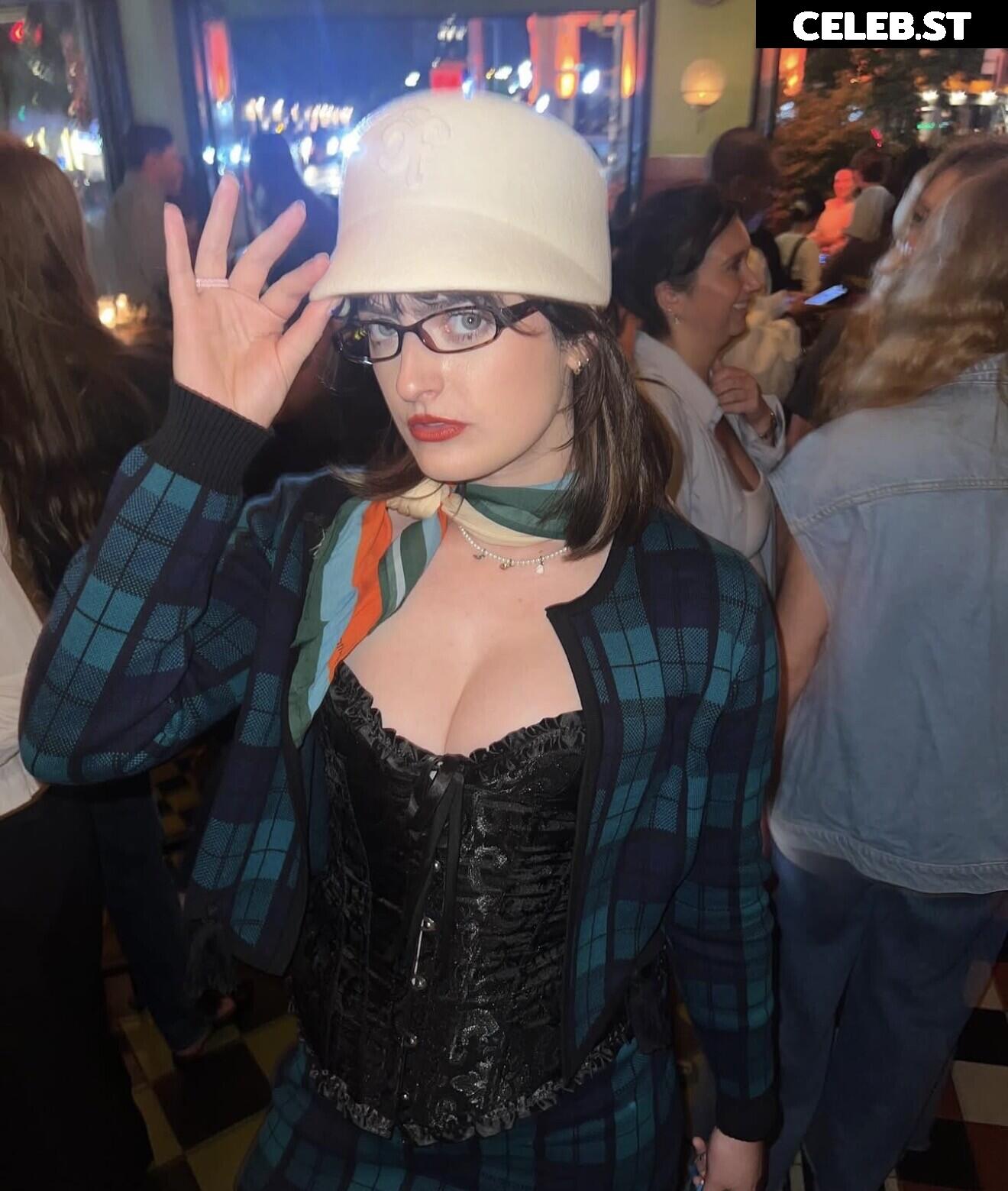 Chloe Troast Image 12476993