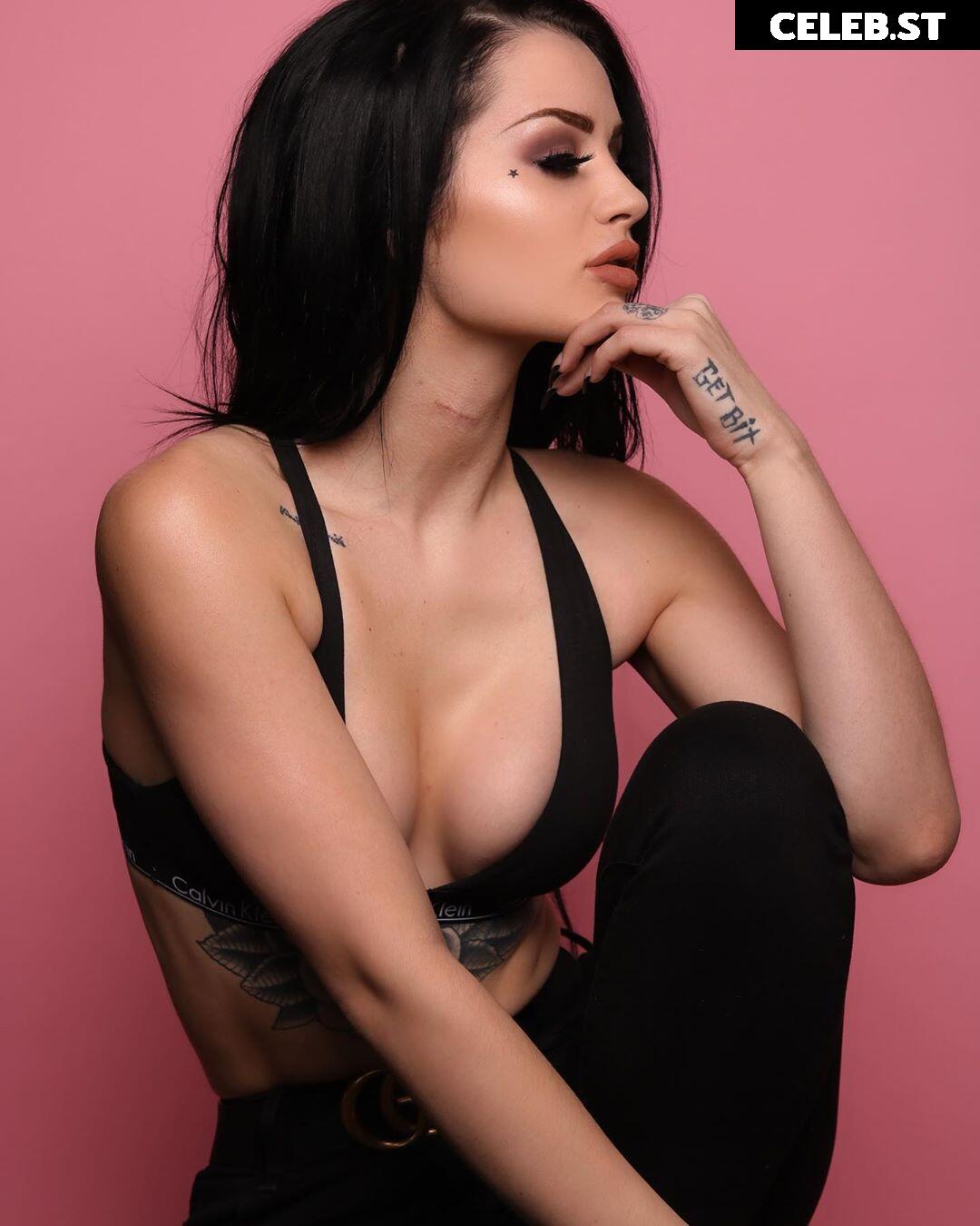 WWE's Paige / Saraya Bevis Image 12476795