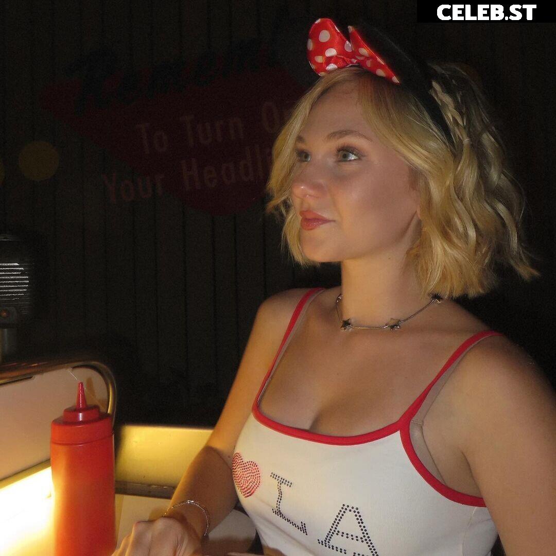 Lily Brooks O’Briant Image 12476750