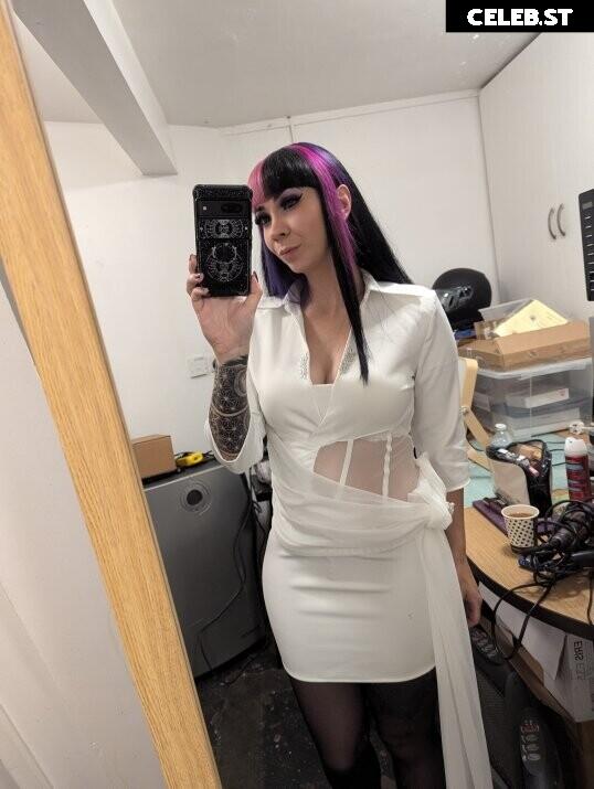Chloe Drinkwater (Skarlett Riot Singer) Image 12476693