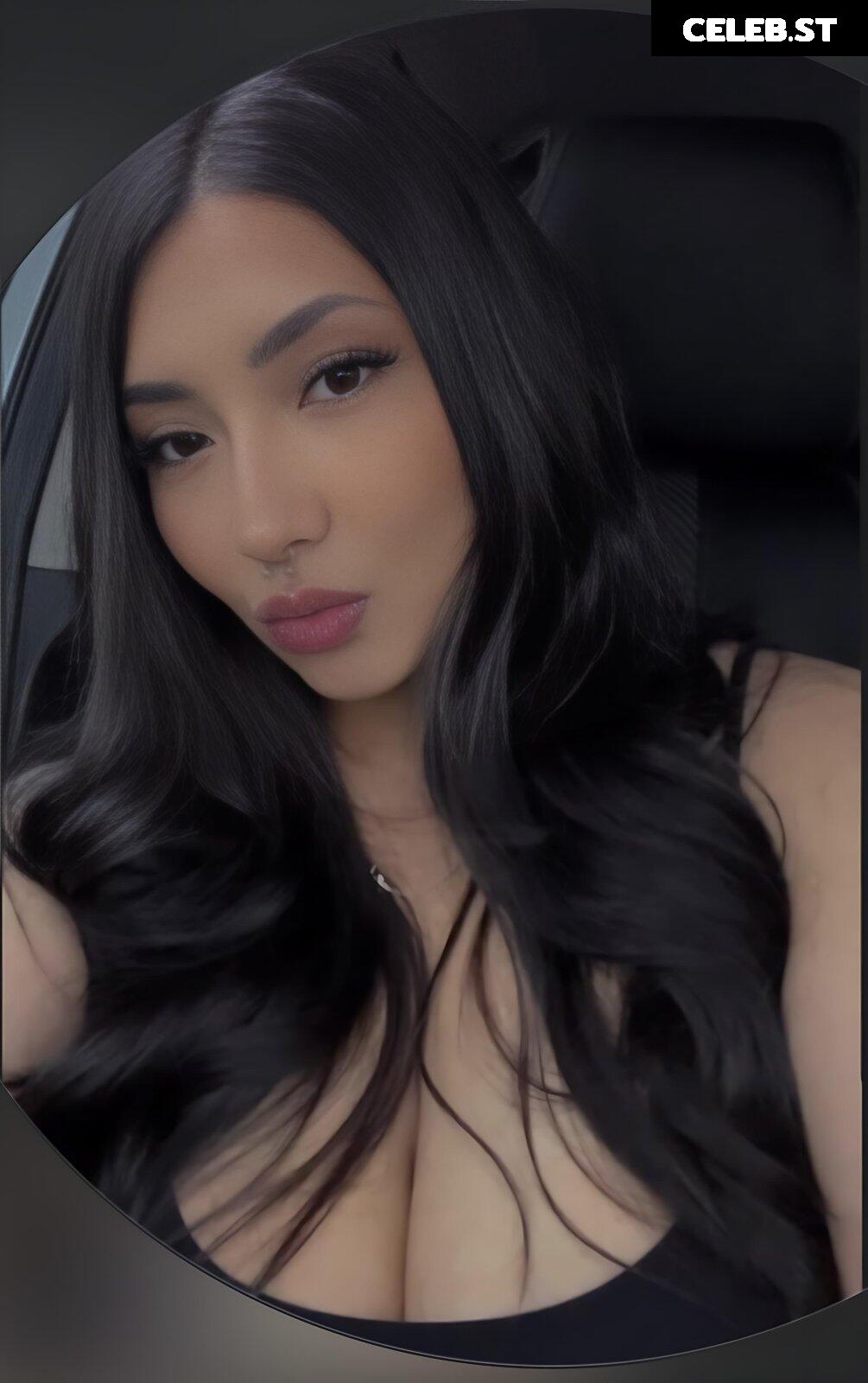 Sexy Big Titty latina BBW @Leeeenaq - goon material Image 12445127