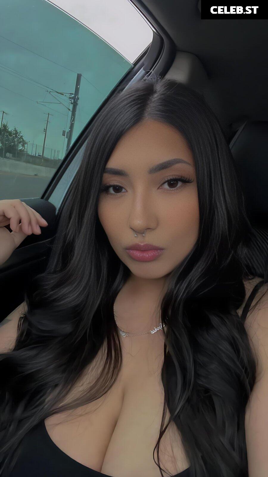 Sexy Big Titty latina BBW @Leeeenaq - goon material Image 12445128