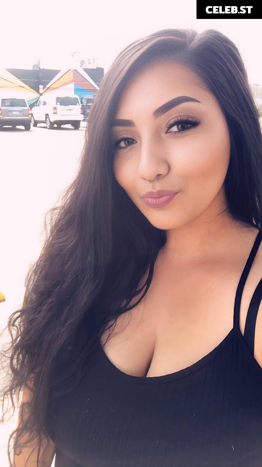 Sexy Big Titty latina BBW @Leeeenaq - goon material Image 12445130
