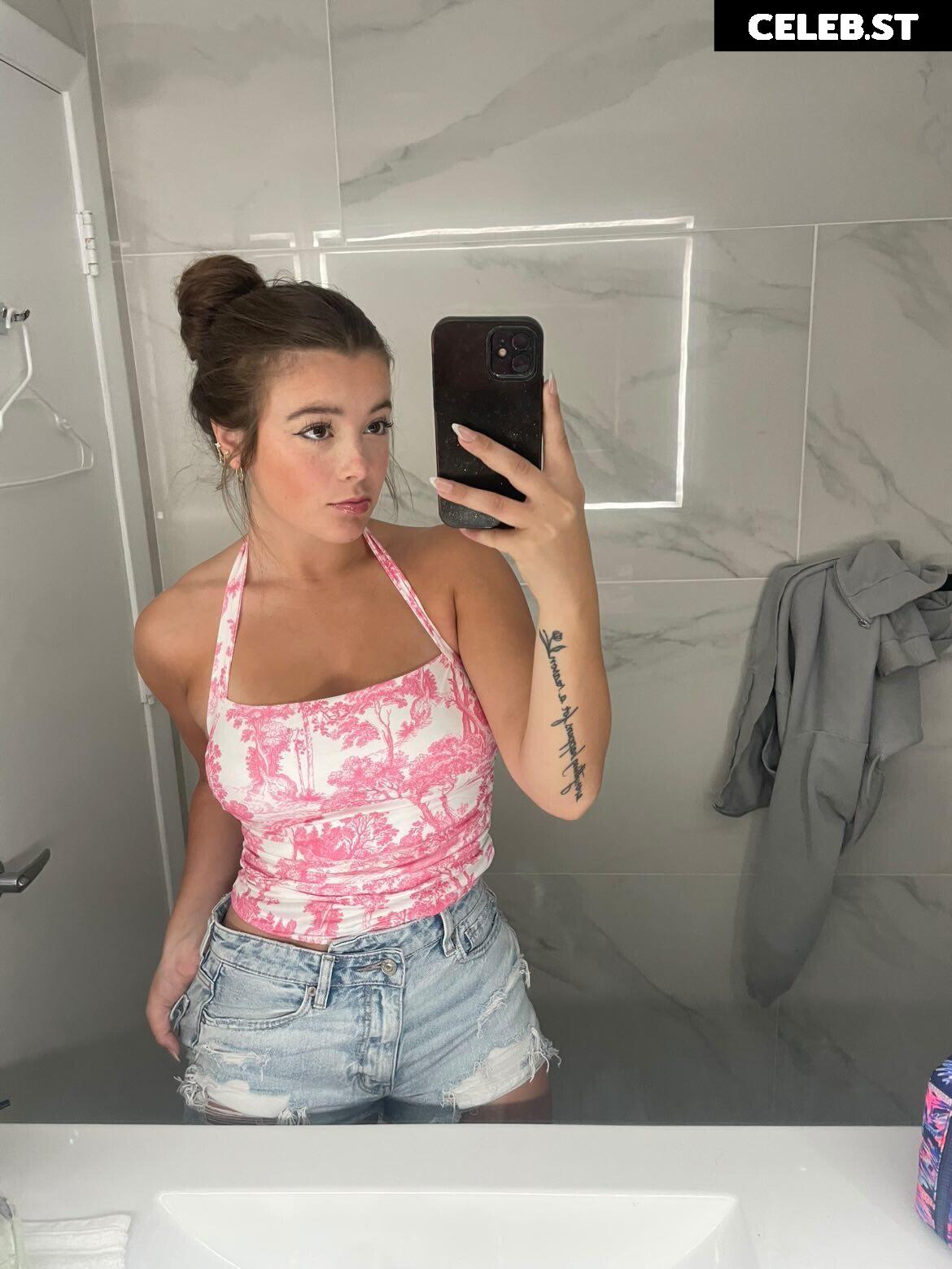 Kelsiebarnard_ / Kelsie Barnard Image 12444894