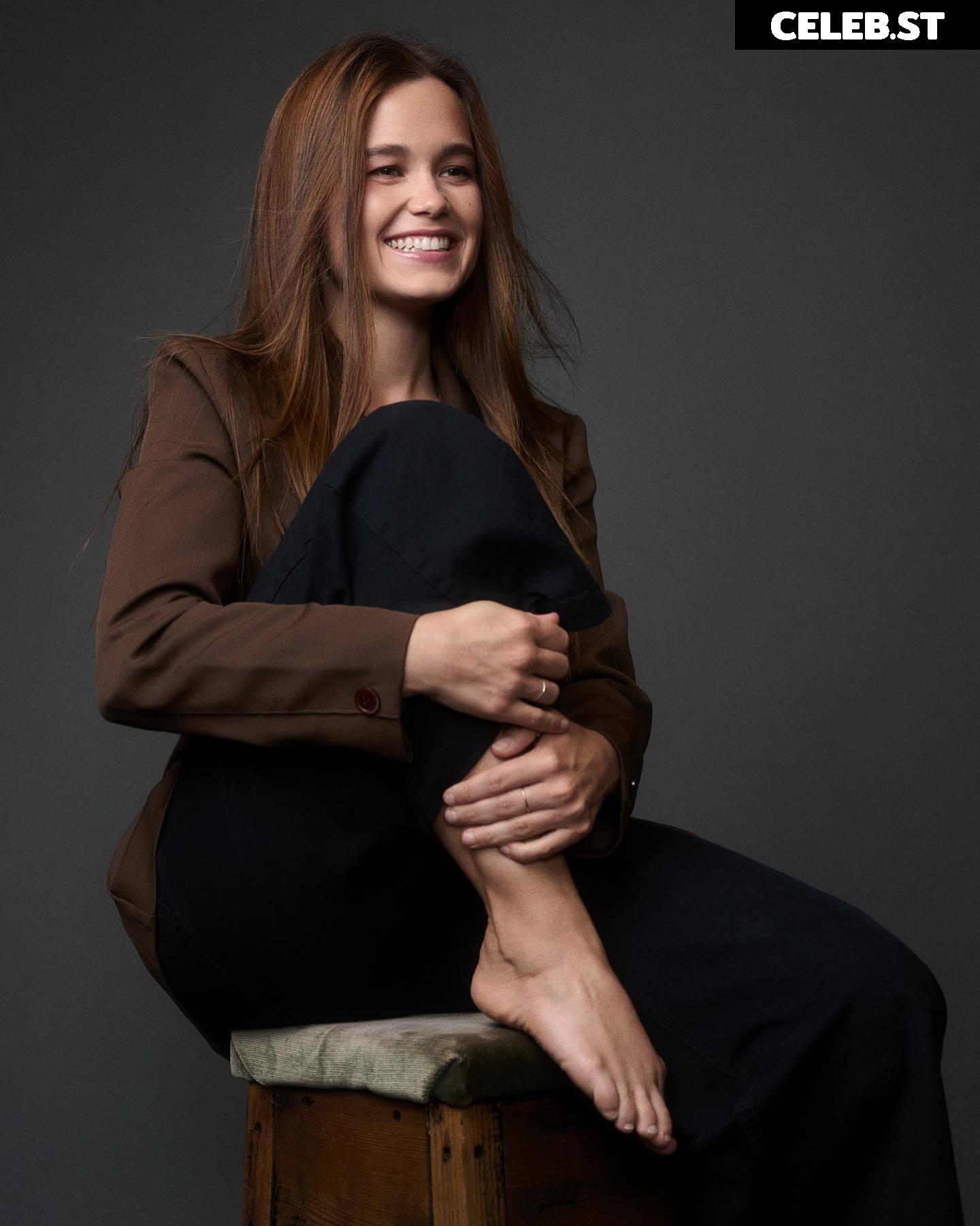 Sarah Catherine Hook Image 12444100