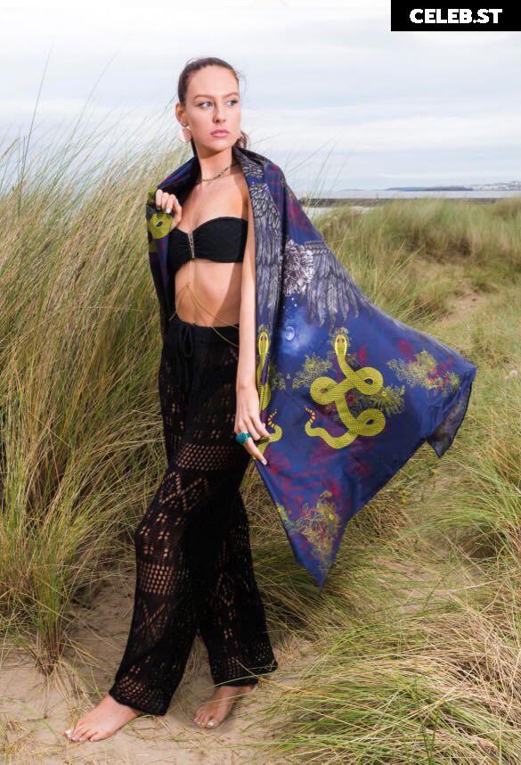 @oliviarcox Image 12444302