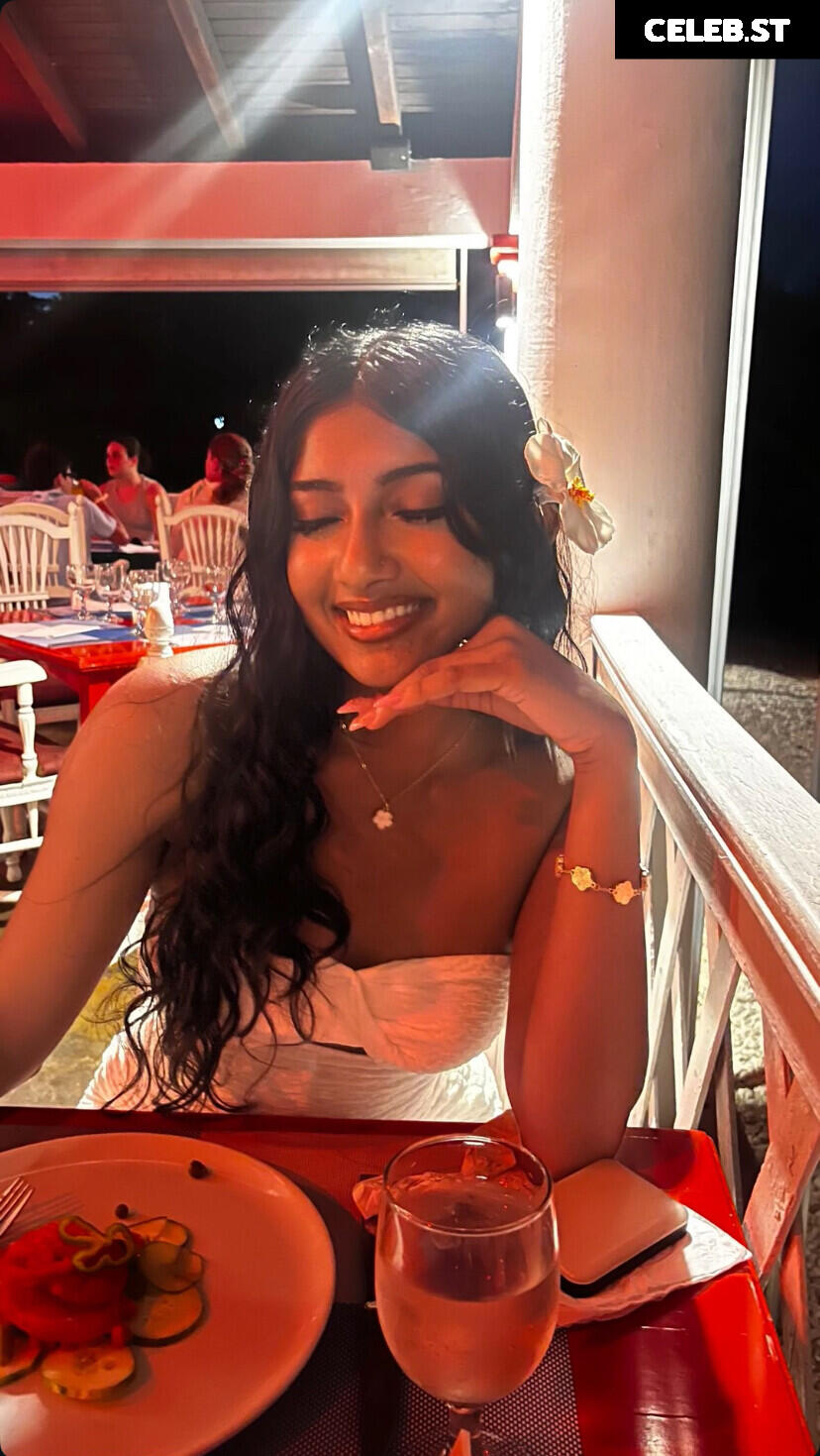 Neha Paul | Nehapaull | Neha.paull | Nehanextdoor Image 12441093