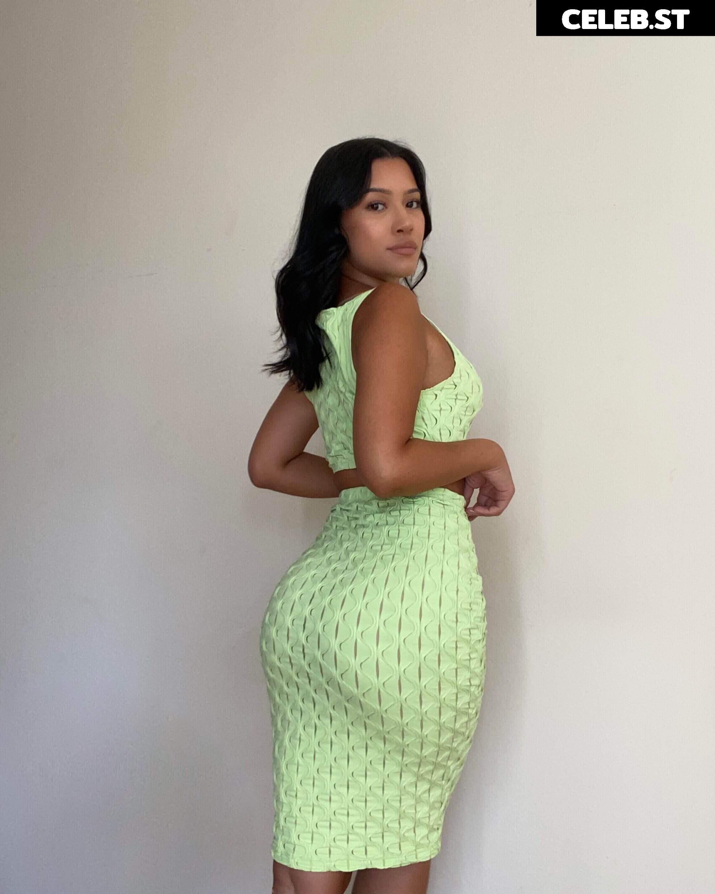 Julia Kelly Image 12417309