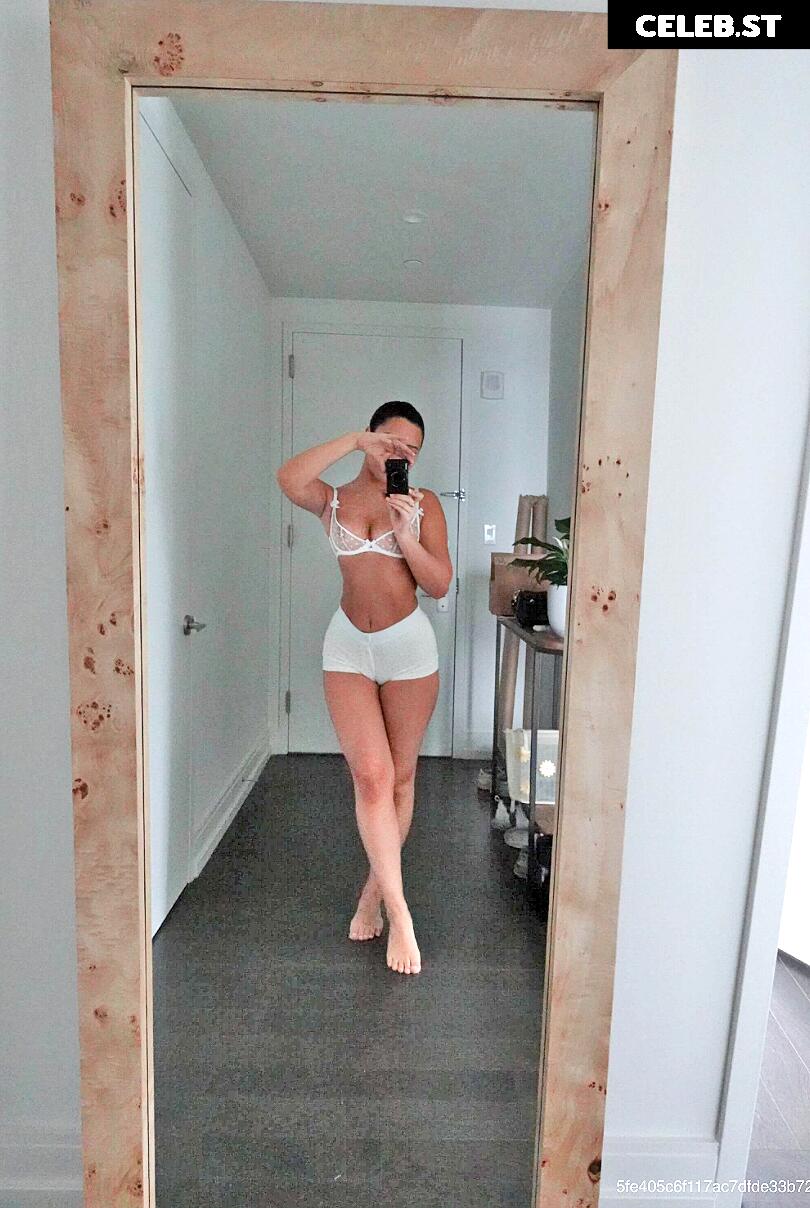 Julia Kelly Image 12417336