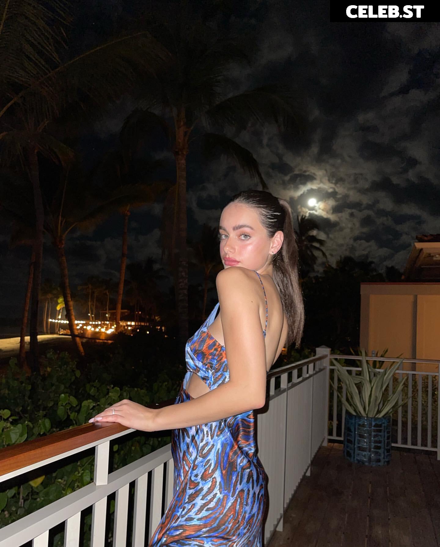 Yael Shelbia Image 12425418