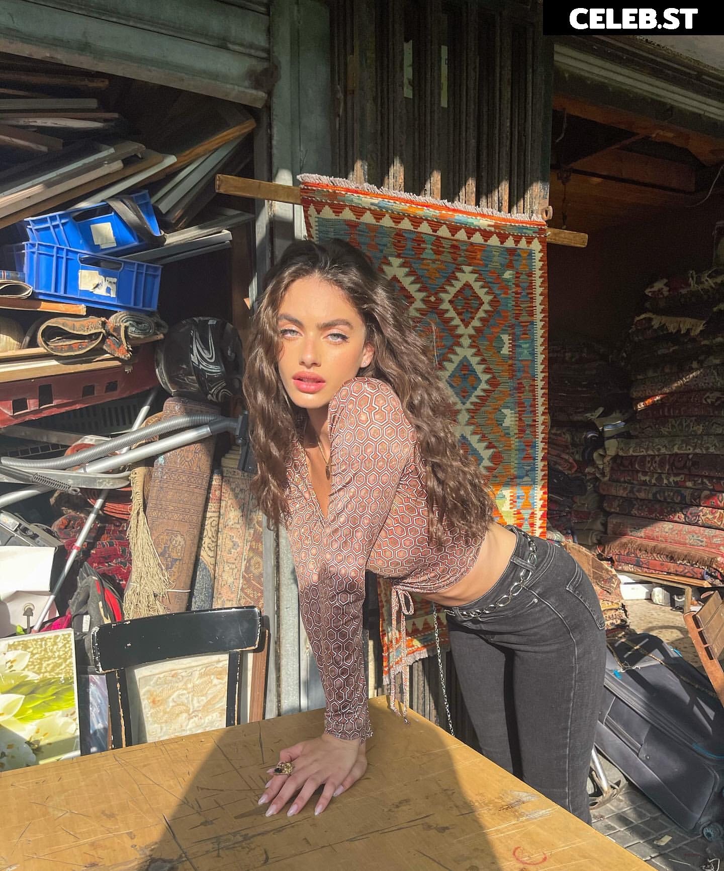Yael Shelbia Image 12425405