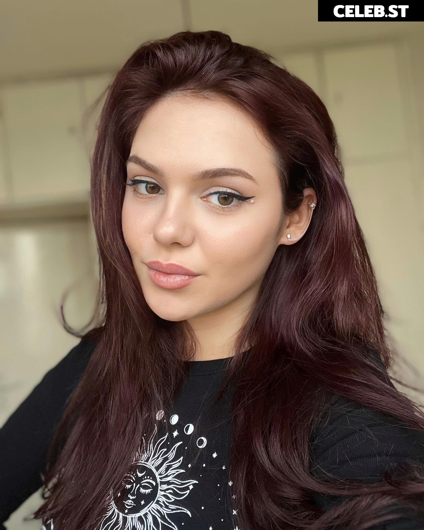 foxylauragirl Image 12425289