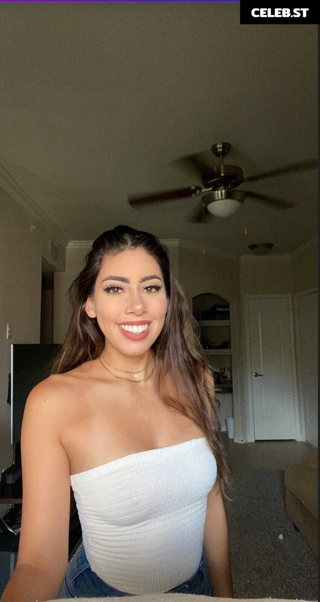 Uhveenyuh / HootieJessXO / MrsHatake27 Image 12427926