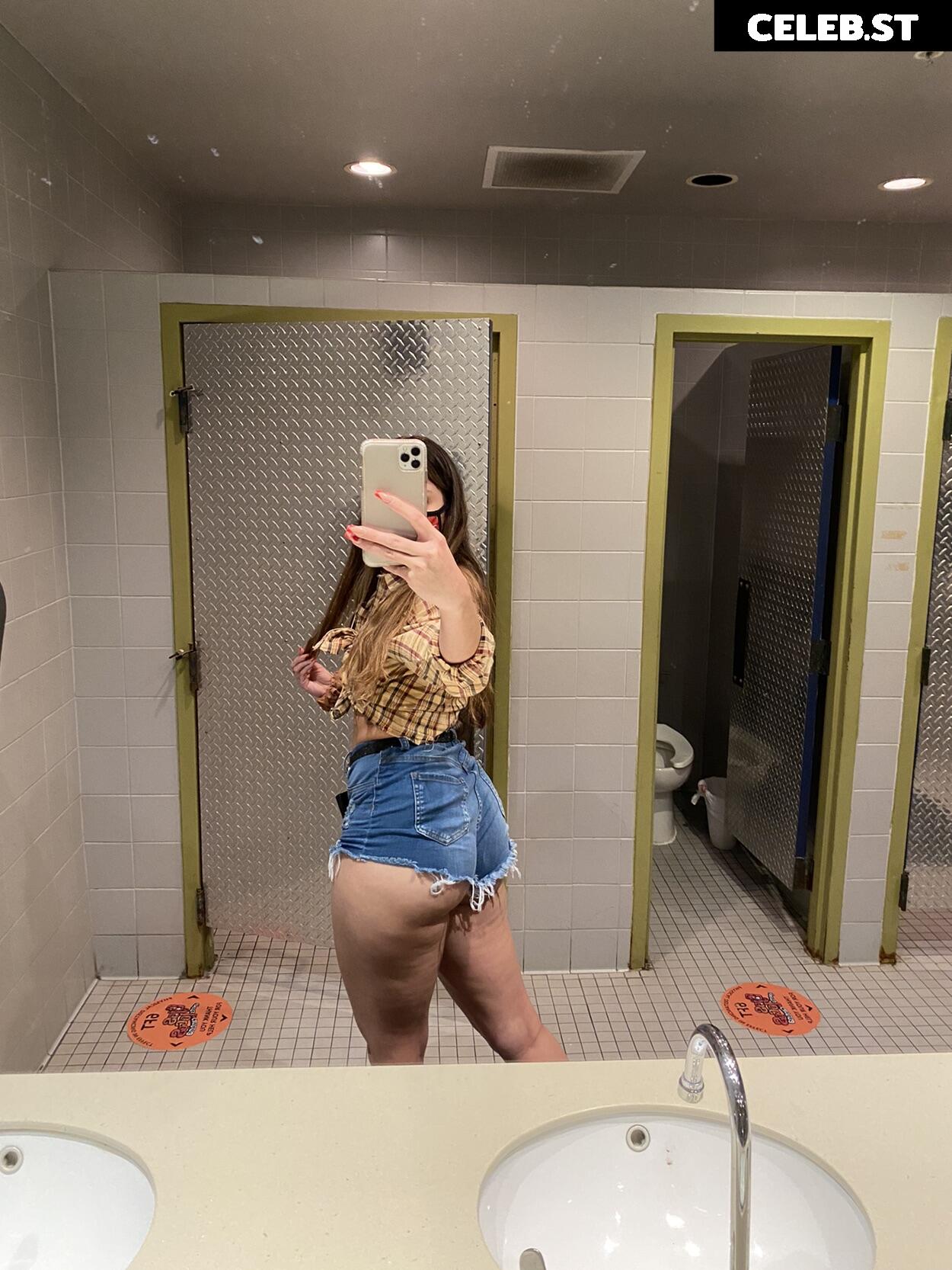 Uhveenyuh / HootieJessXO / MrsHatake27 Image 12427936