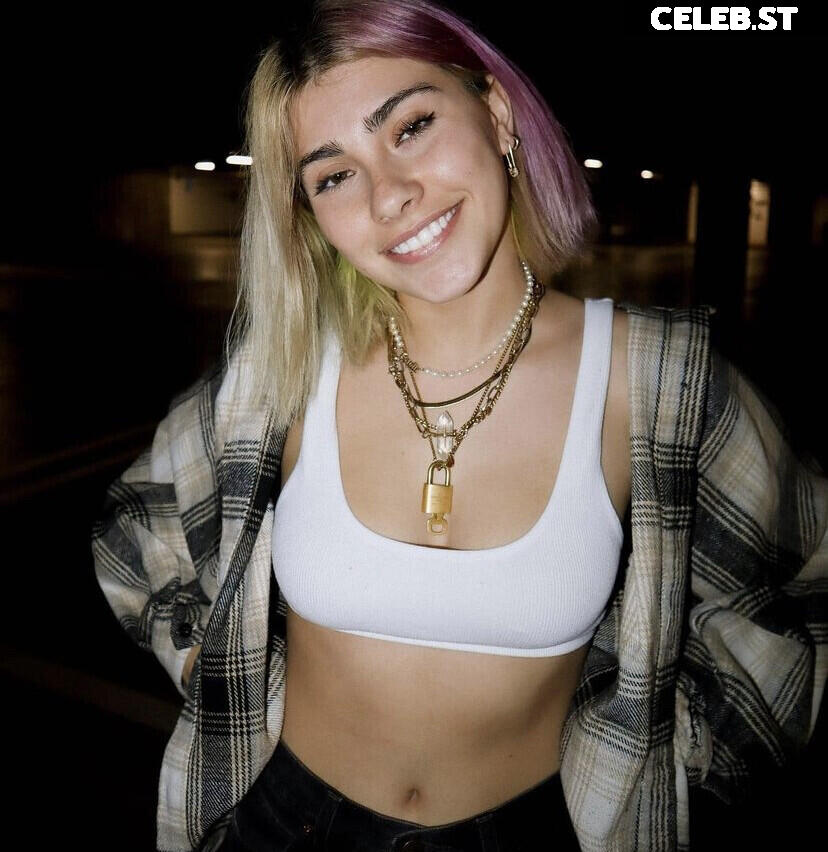 Kaylie Altman / kaydollazz Image 12427762