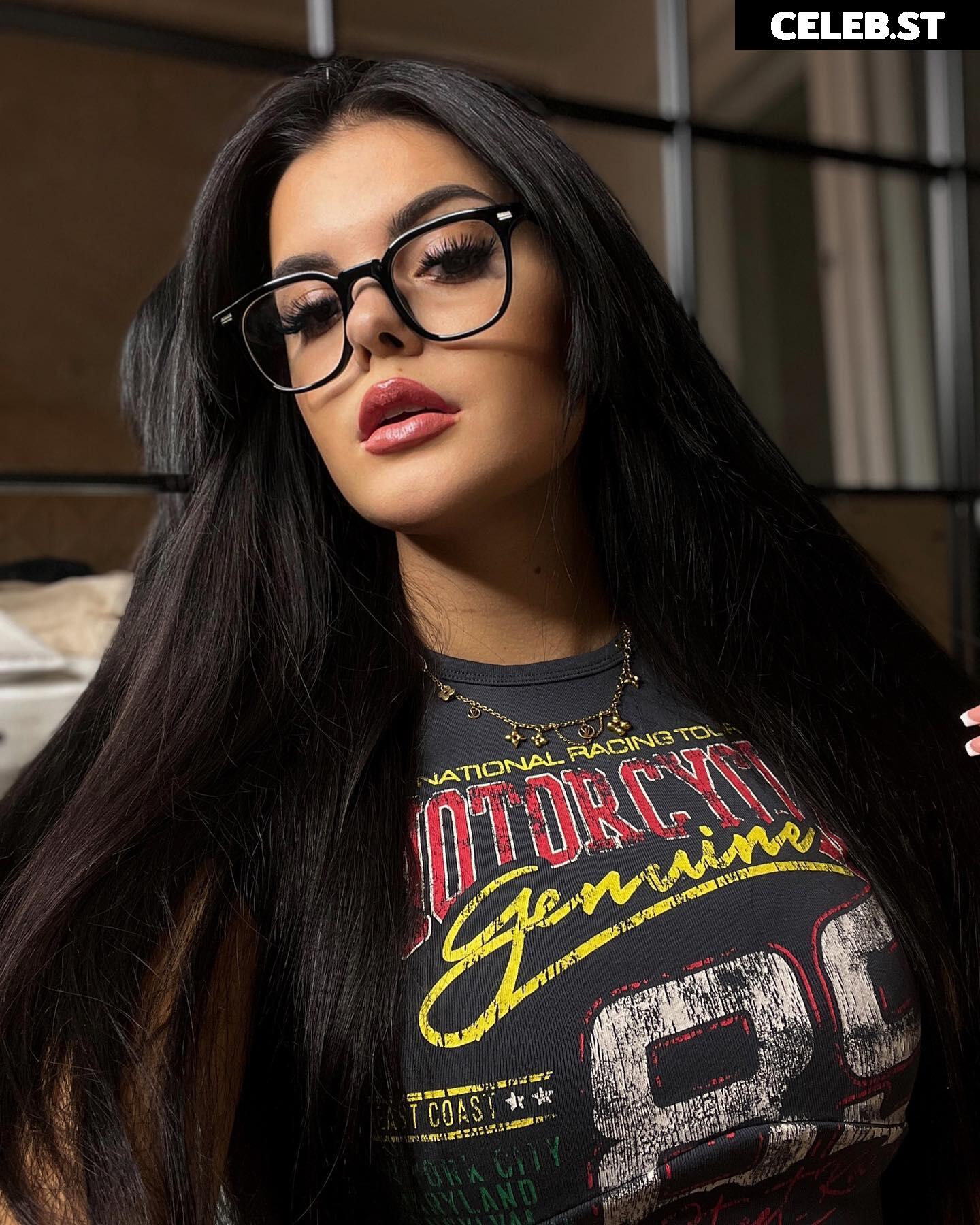 Lara Benjamina Winter Image 12427024