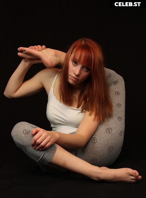 Green_Eyed_Nymph Image 12421272