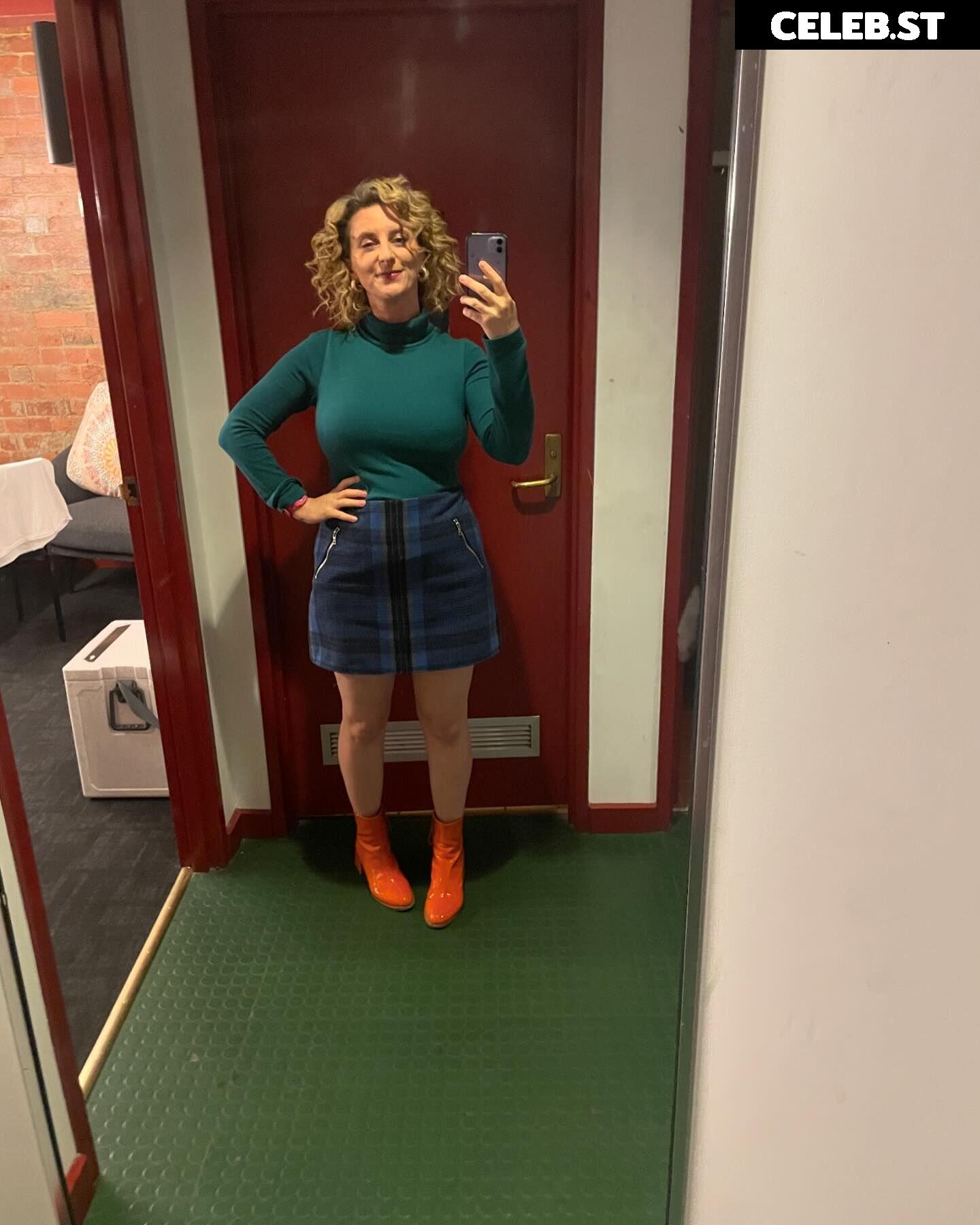 Felicity Ward, The Office AU. Image 12420387