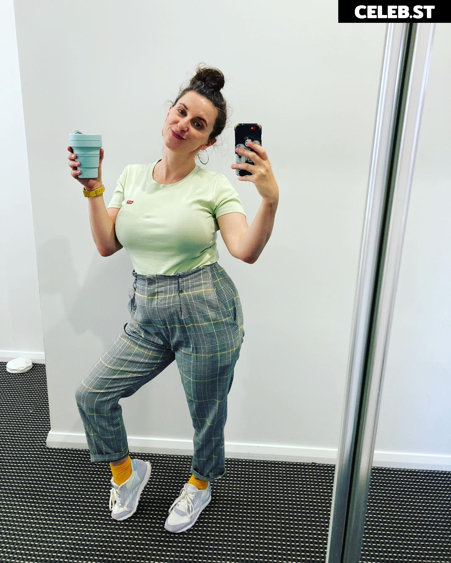 Felicity Ward, The Office AU. Image 12420385