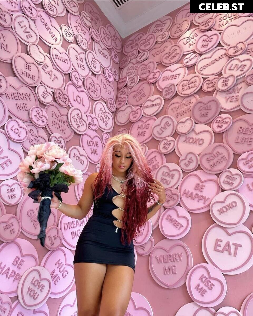 Lyric Swann / curlylyric22 Image 12420321