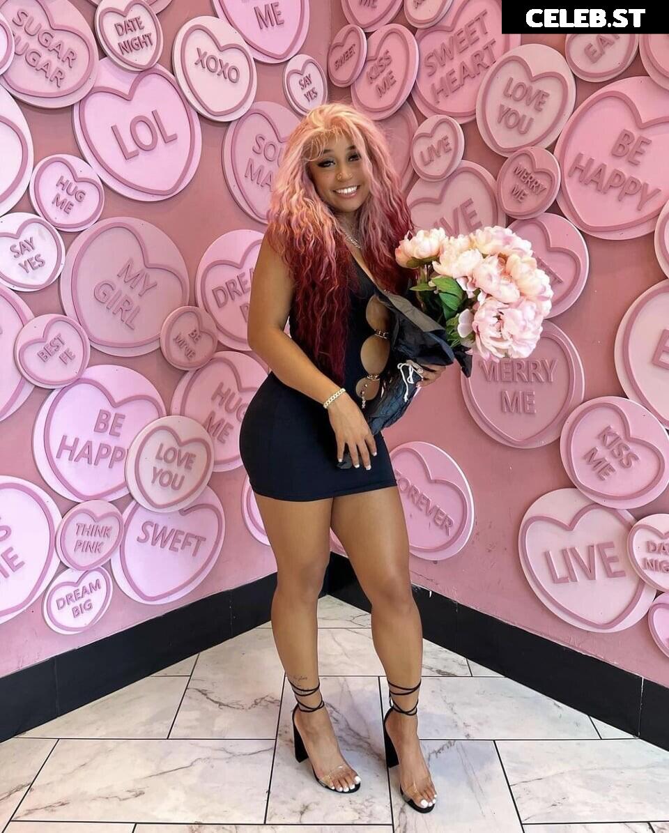 Lyric Swann / curlylyric22 Image 12420325