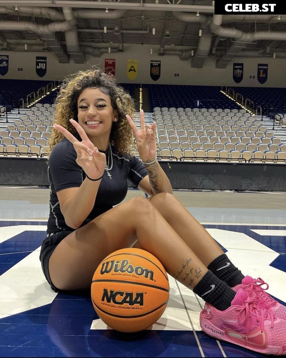 Lyric Swann / curlylyric22 Image 12420308