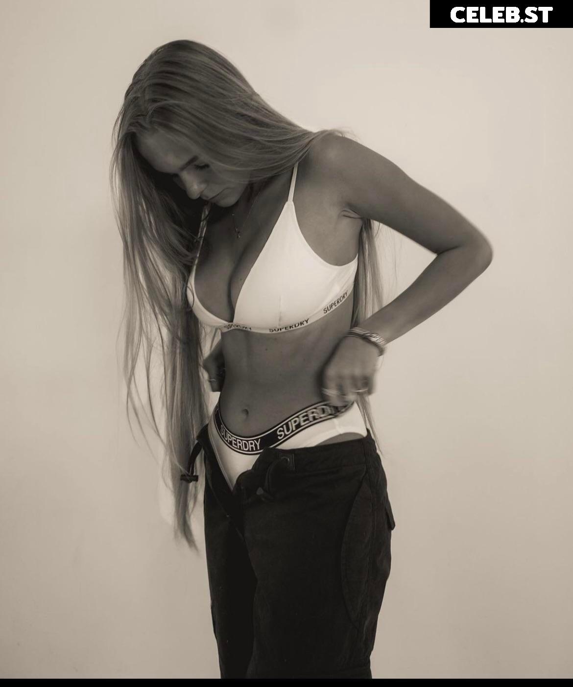 Lies Zhara (Dutch Influencer) Image 12436414