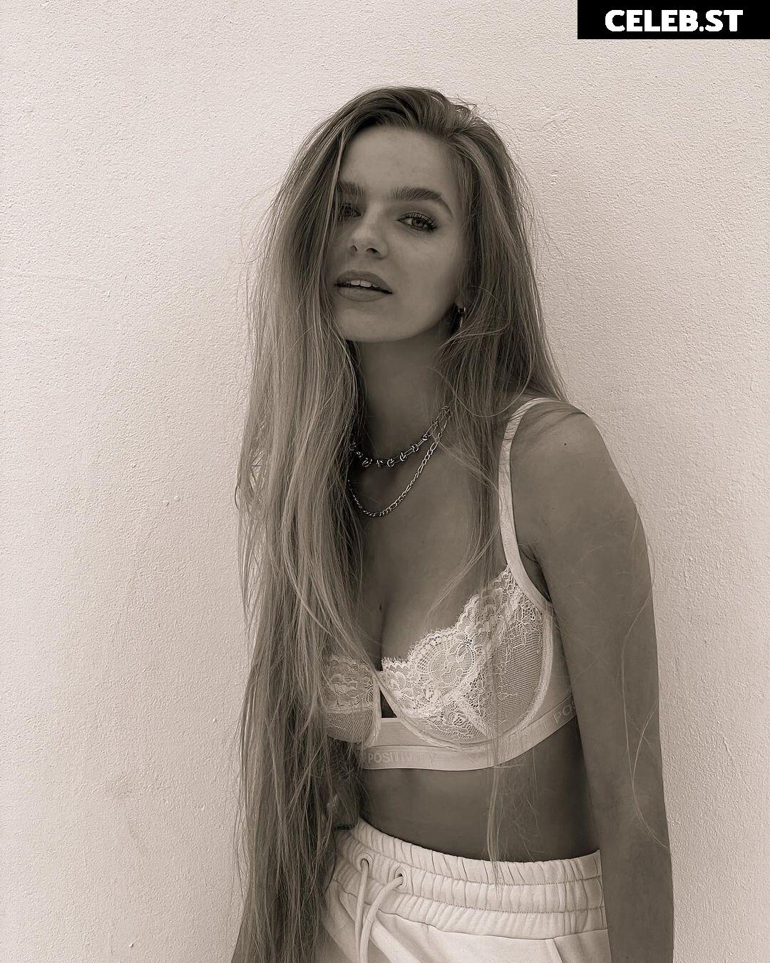 Lies Zhara (Dutch Influencer) Image 12436396