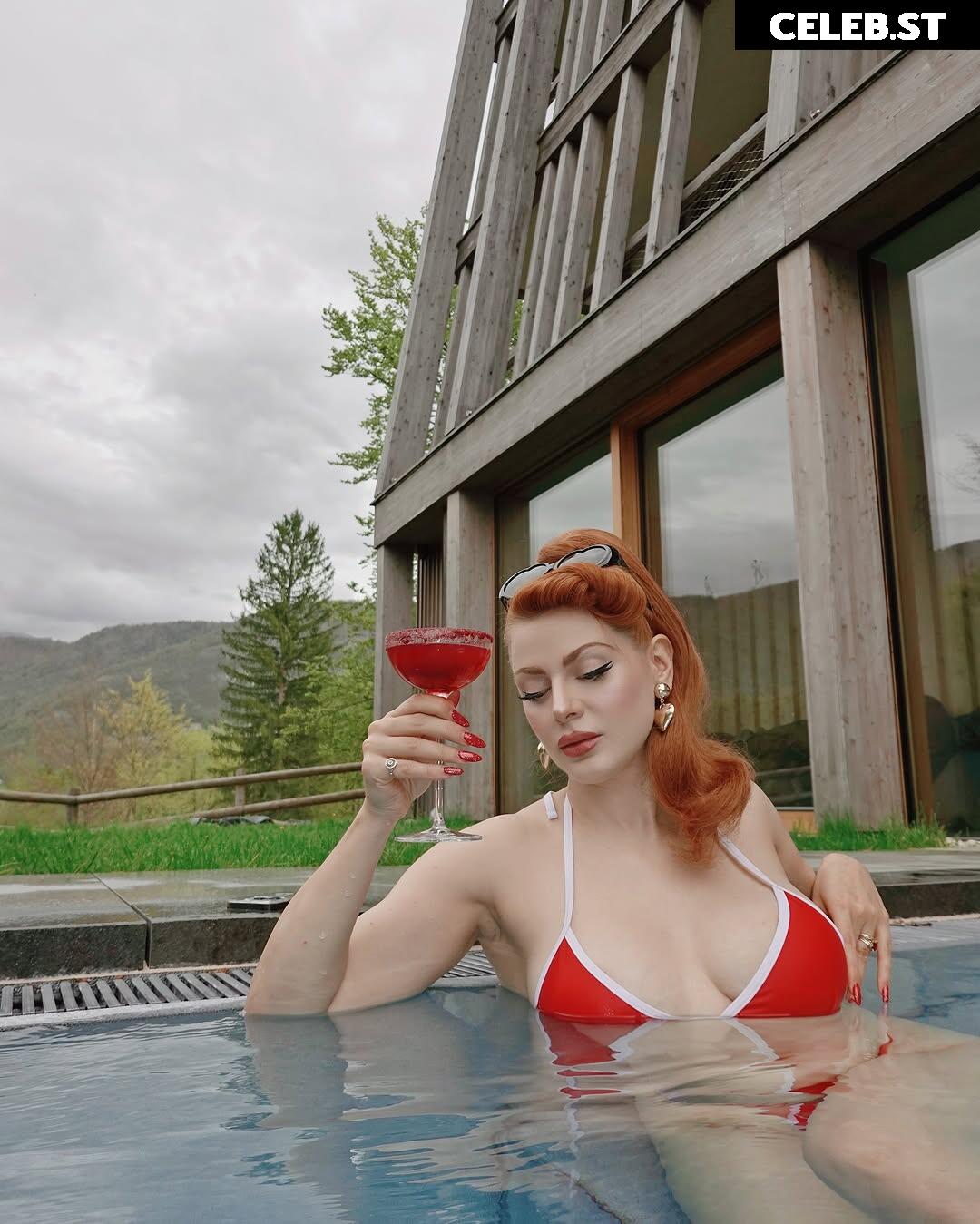 Ivana Zotel / Greta MaCabre / gretagardner Image 12431948